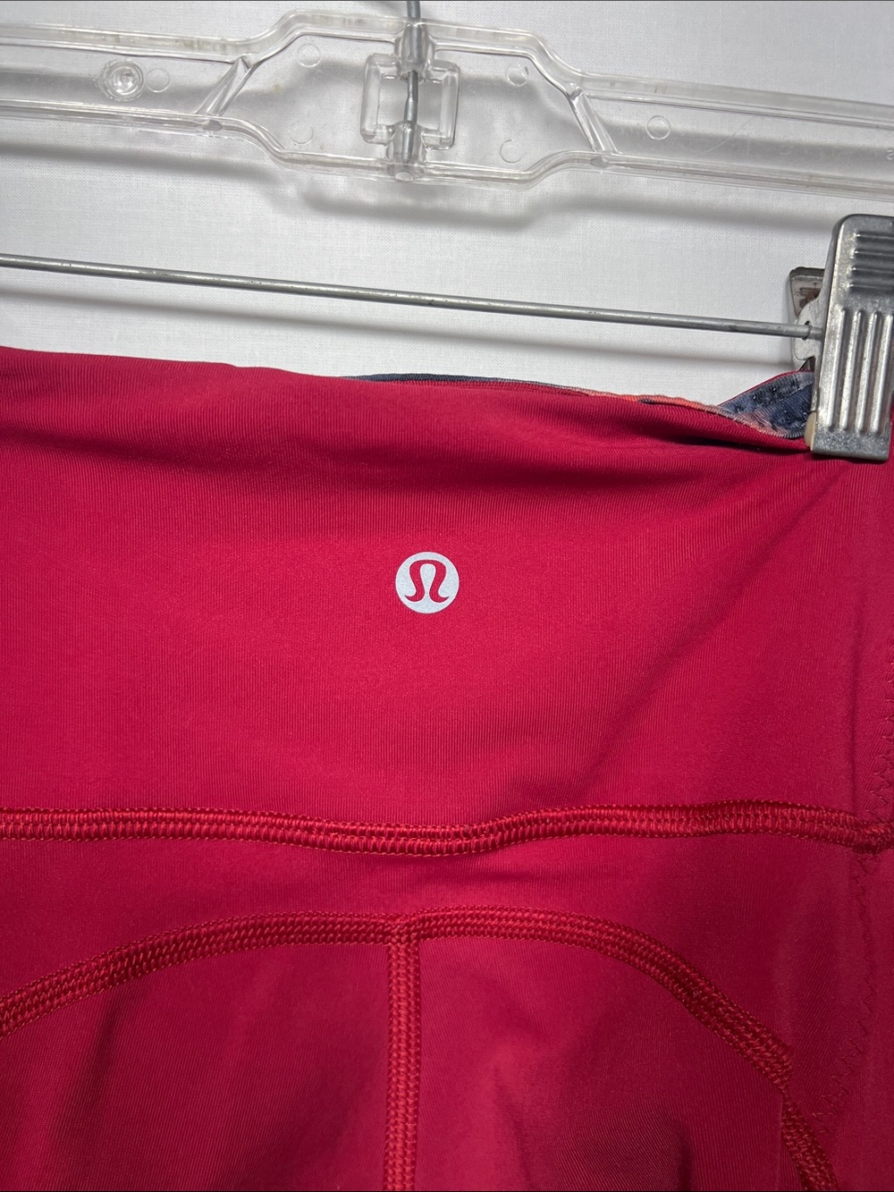 High-Waist Performance Leggings in Deep Berry - Picture 3 of 11
